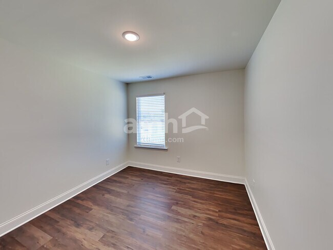 Building Photo - 152 Willow Ln