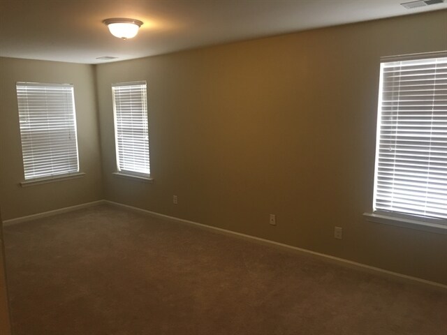 Building Photo - 19 Winslow Cir
