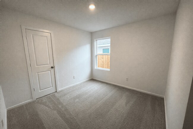 Building Photo - 14868 N Ascot Bnd Cir