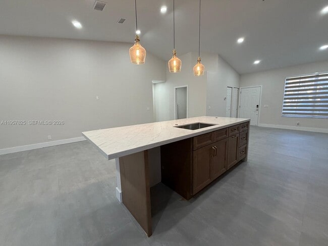 Building Photo - 755 Falling Water Rd