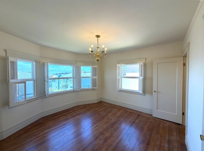 Building Photo - UPDATED BRIGHT HUGE 1650sf 2BR/1BA+BONUS Home Balboa Terrace LOTS of Natural Light AVAILABLE NOW