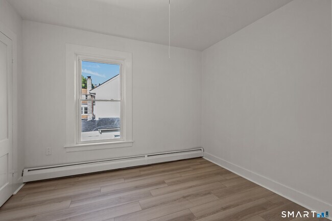 Building Photo - 63 Reynolds St