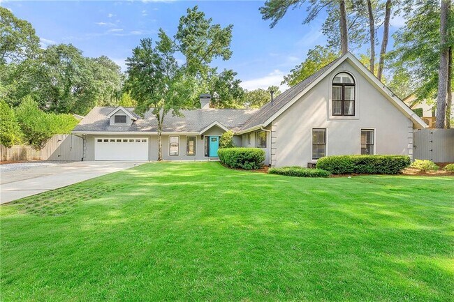 Building Photo - 235 Hillside Dr NW