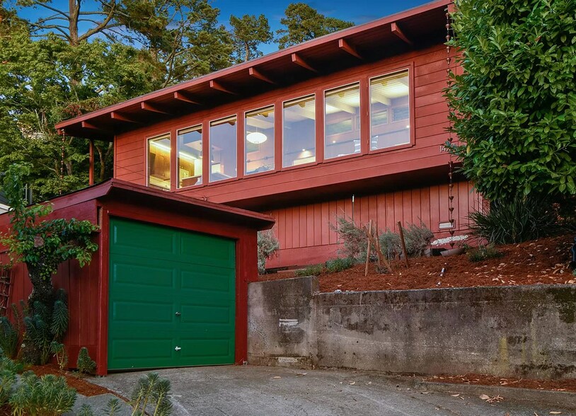 Building Photo - 1427 Grizzly Peak Blvd