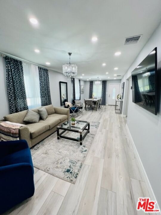 Primary Photo - 515 Myrtle St