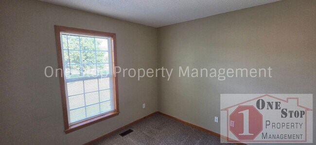 Building Photo - 4 Bedroom, 2.5 Bathroom home in Belton!