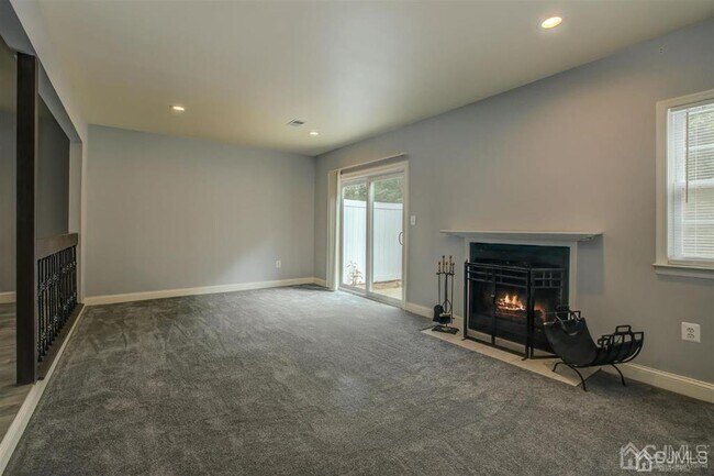 Building Photo - 40 Staghorn Dr