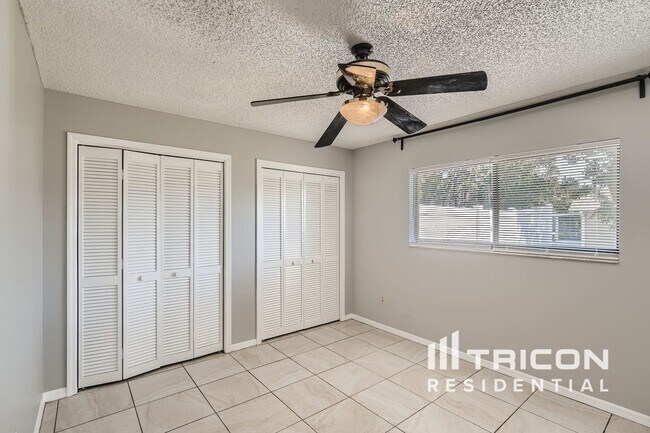 Building Photo - 11327 Rainbow Woods Loop
