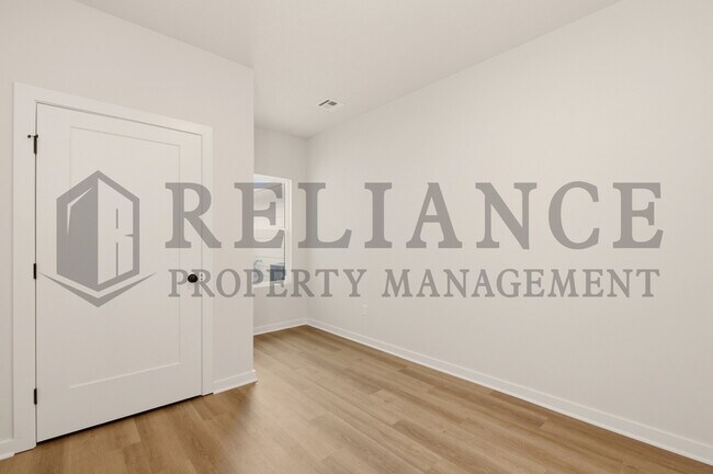 Building Photo - 202 N Gowen St