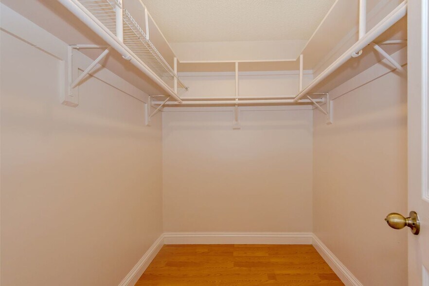 Building Photo - 9025 SW 112th Ct