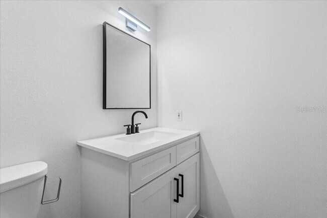 Building Photo - 4414 Overlook Dr
