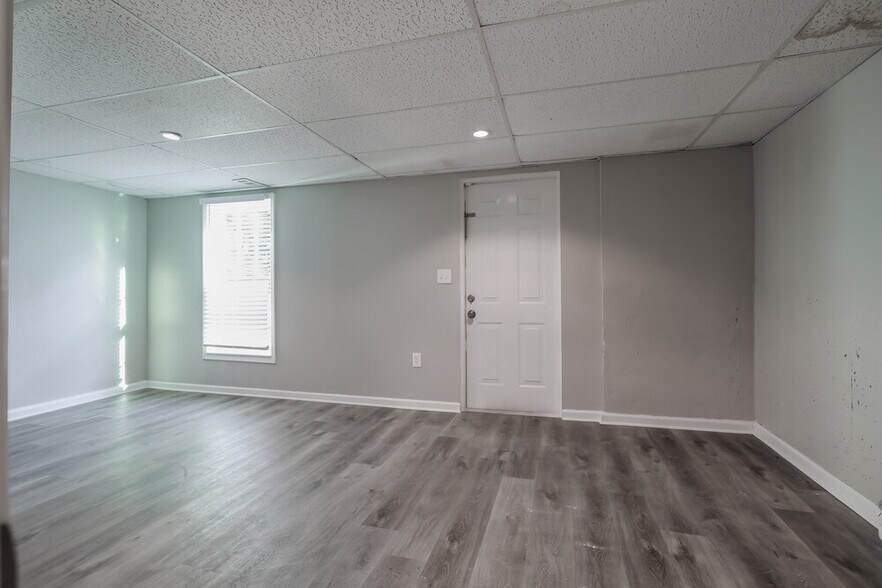 Building Photo - 700 Allen's Landing Dr SE