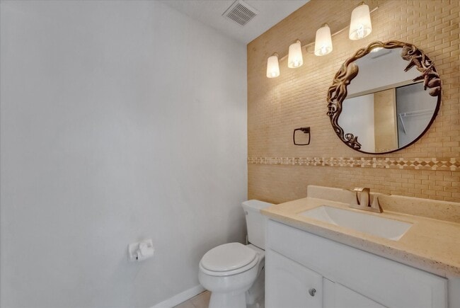Building Photo - 3BR/2.5BA Private Pool Home | Chestnut Creek Community in Venice