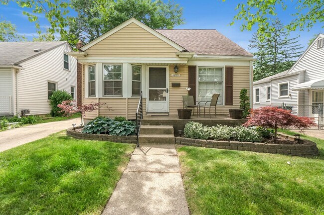 Primary Photo - Charming 3-Bedroom Home with Finished Basement in Royal Oak