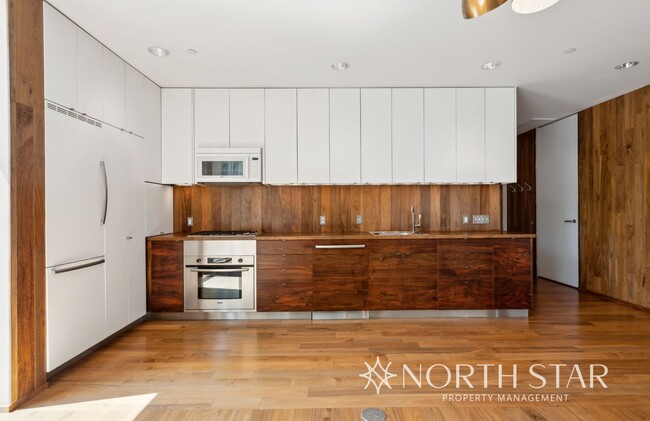 Building Photo - One of a Kind Clinton Condominium