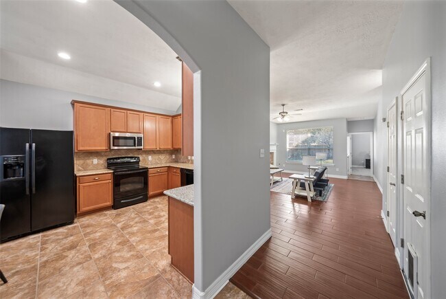 Building Photo - 8815 Rollick Dr