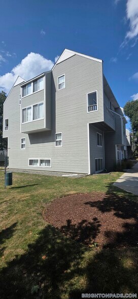 Building Photo - 150 N Beacon St
