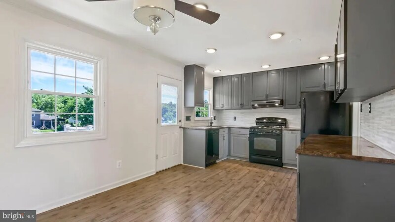 Building Photo - 4223 Lees Corner Rd