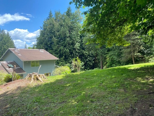 Building Photo - 3 bedroom 2.5 bathroom Home in Lake Steven...