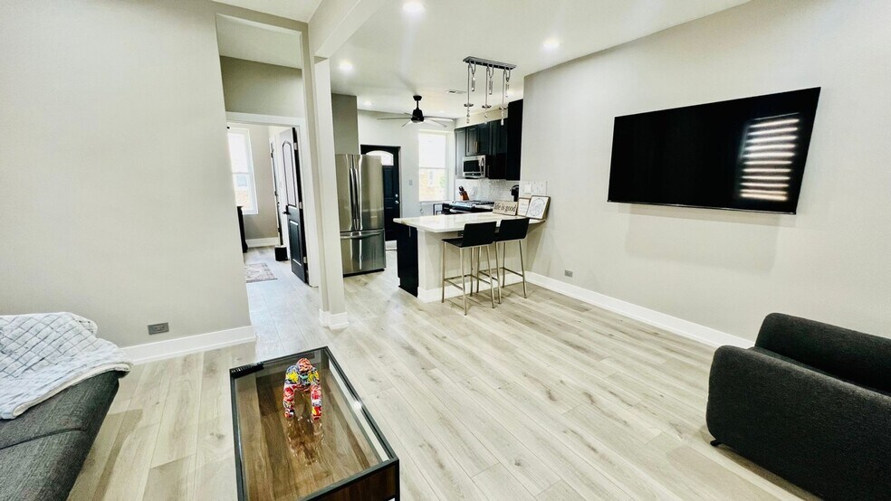 Building Photo - 1863 S Karlov Ave