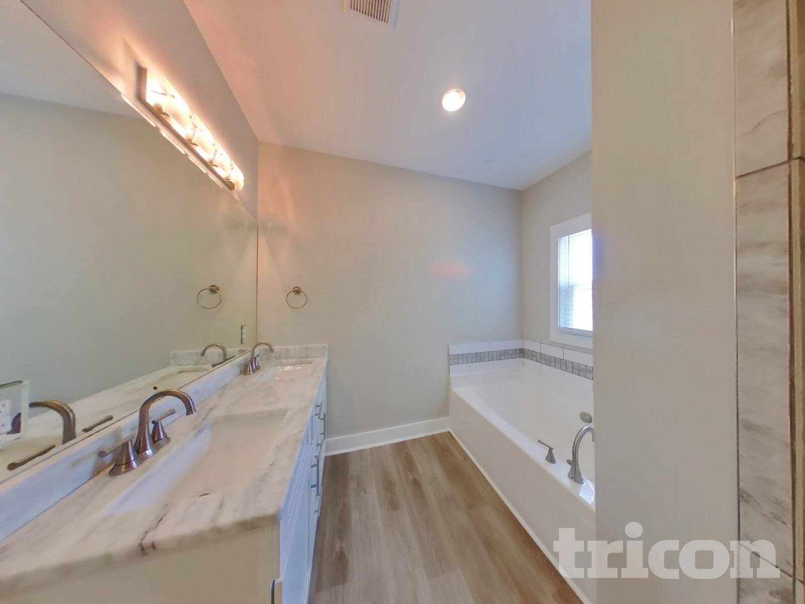 Building Photo - 1765 Bridgecrest Dr