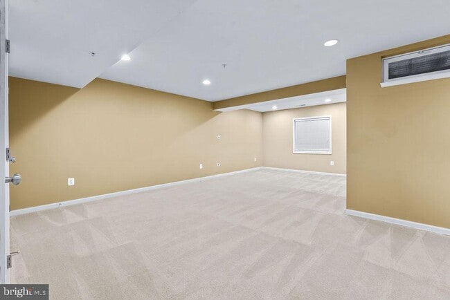 Building Photo - 7550 Maidenhead Dr