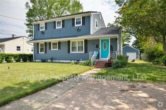 Building Photo - 205 Gumwood Dr