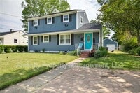 Building Photo - 205 Gumwood Dr