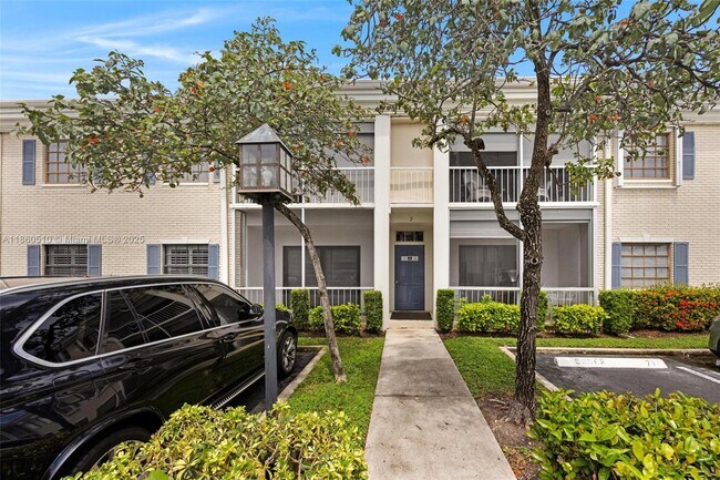 Building Photo - 130 Cypress Club Dr