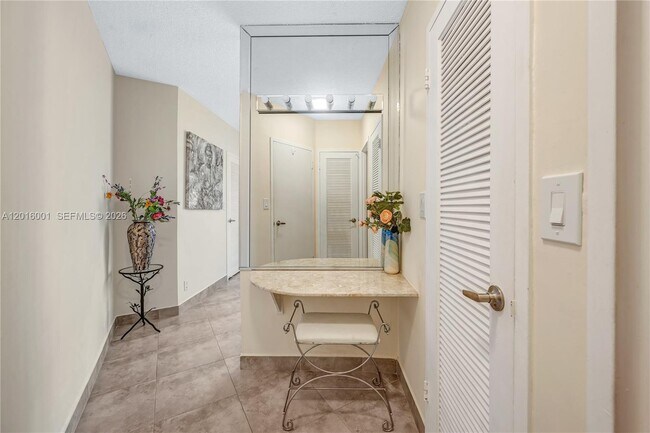 Building Photo - 3725 S Ocean Dr