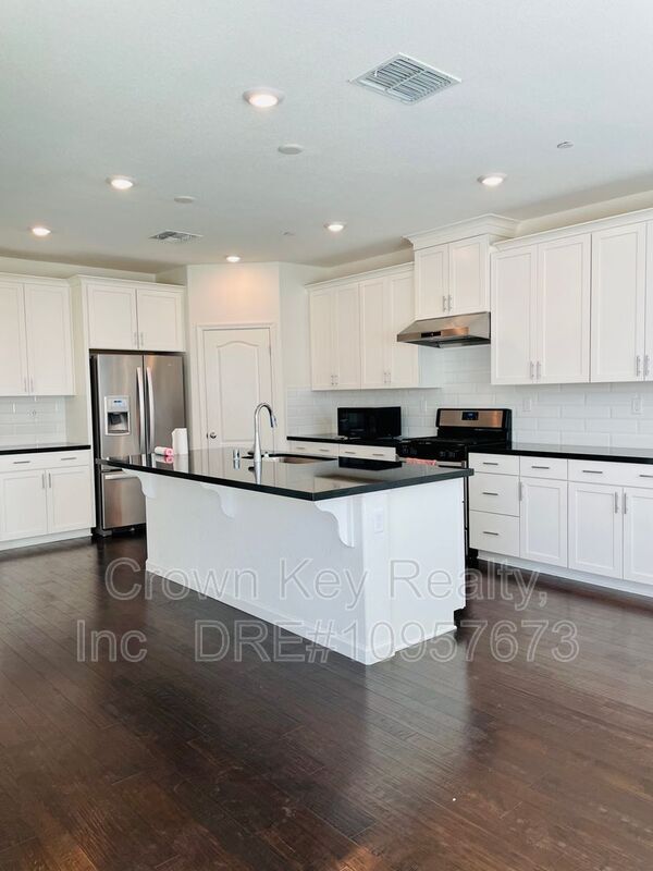 Building Photo - 6425 Dan Havicus Dr