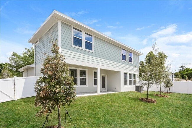 Building Photo - 816 E Voorhis Ave