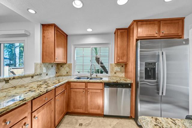 Building Photo - 835 Skysail Ave