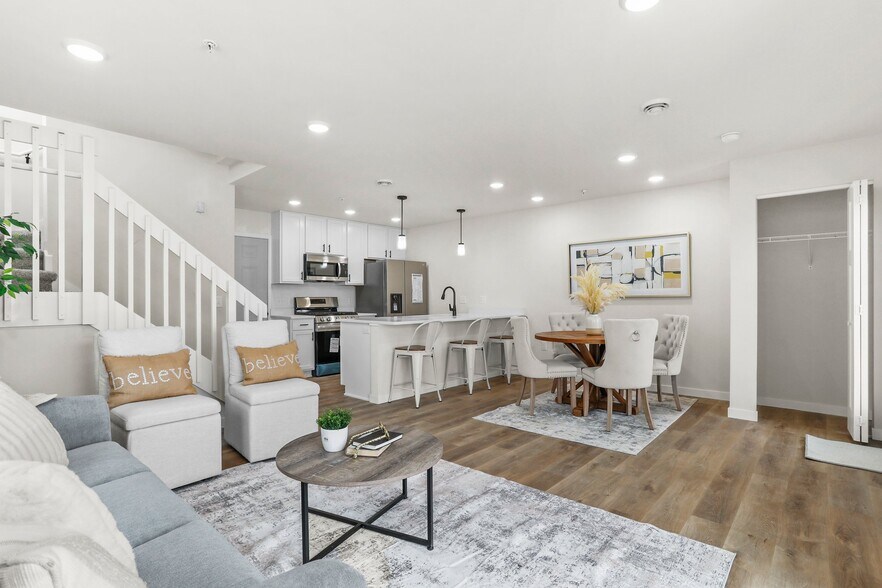 Building Photo - 928 Canter Dr