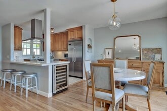 Building Photo - Beautiful 4 Bedroom 3 Bath Lower Riviera C...