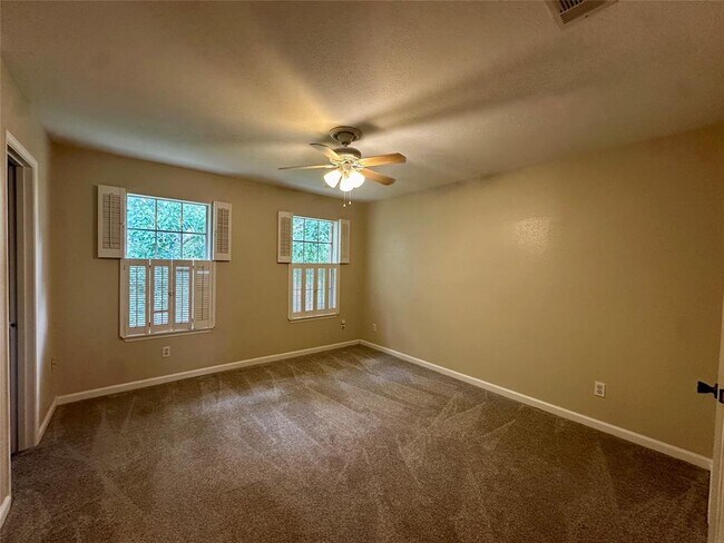 Building Photo - 5801 Lumberdale Rd