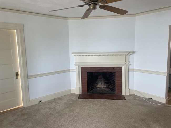 Building Photo - 69 Rockland St