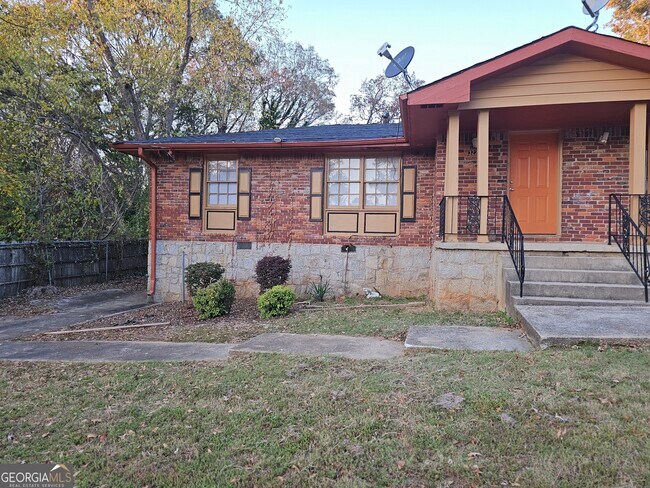 Building Photo - 3229 Tulip Dr