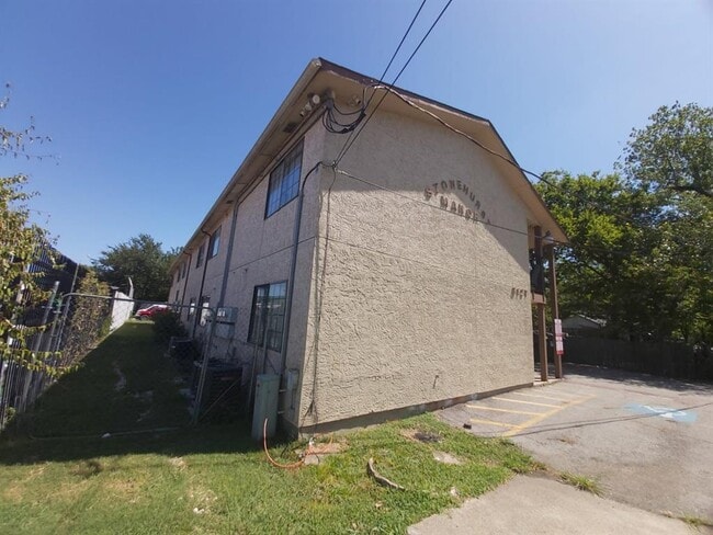 Building Photo - 8127 Stonehurst St