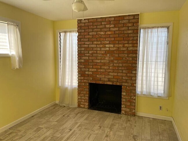 Building Photo - 4440 Dakota Dr