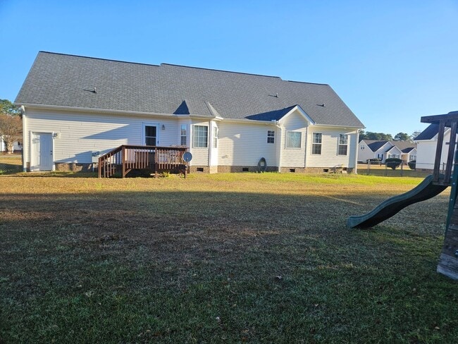 Building Photo - 208 Killdeer Dr