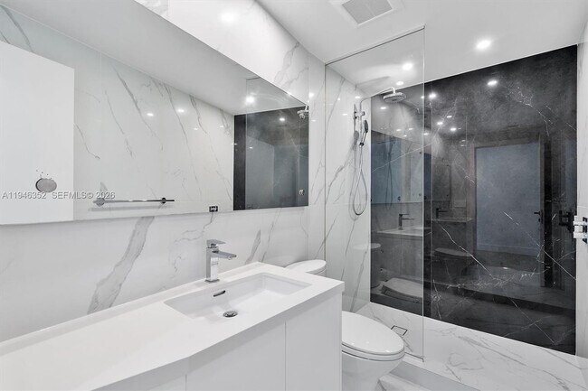 Building Photo - 2950 NE 188th St