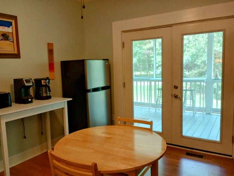 Kitchenette 1 - 5718 Wildlife Rd