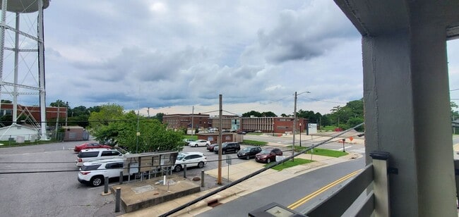 Building Photo - Beautiful 2BR/1BA Apartment with Utilities Included – Prime Downtown Location