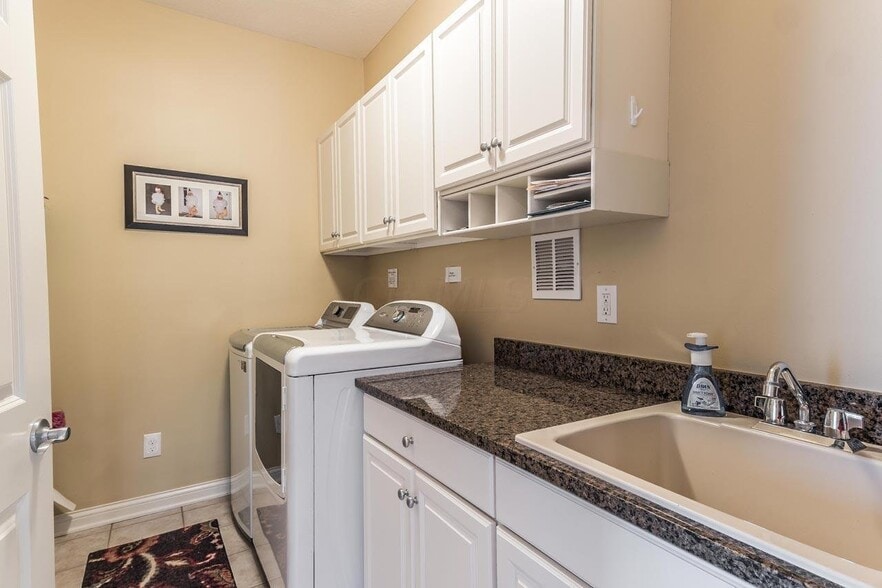 Building Photo - 2497 Coltsbridge Dr