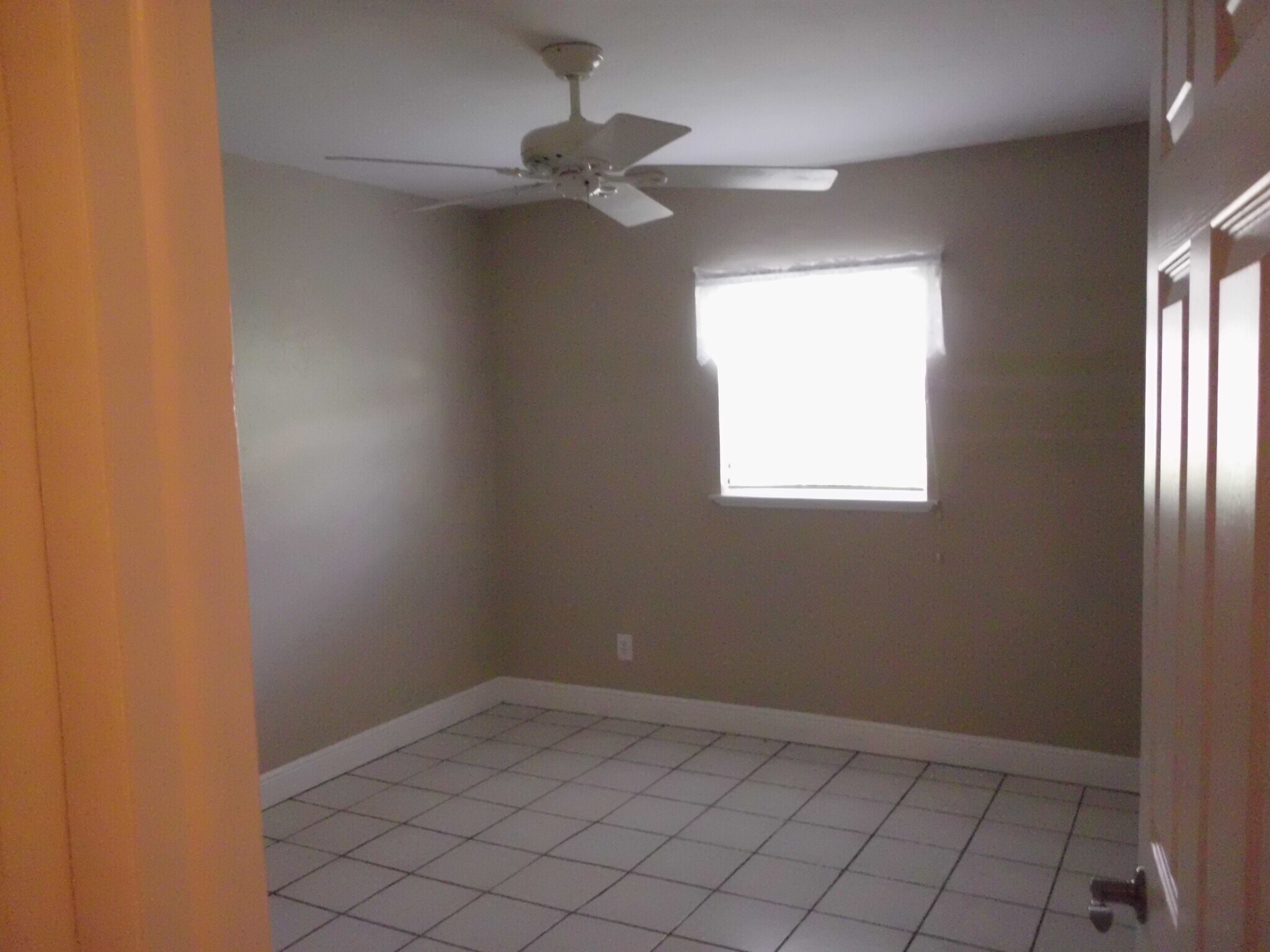 GUEST ROOM - 4520 SE 5th Pl