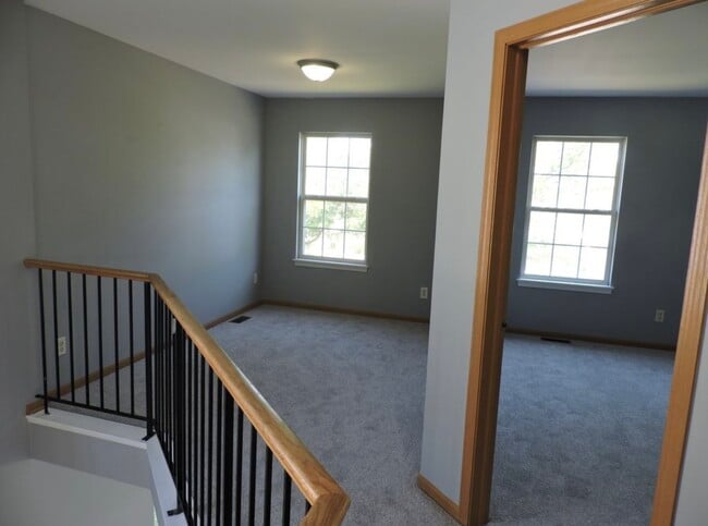 Building Photo - 357 Richmond Dr