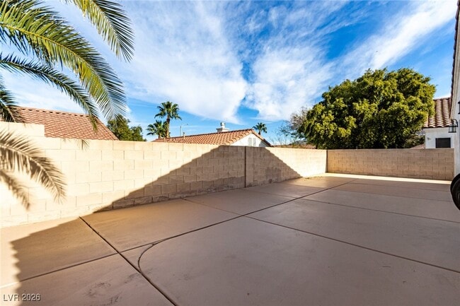 Building Photo - 1828 Vista Pointe Ave