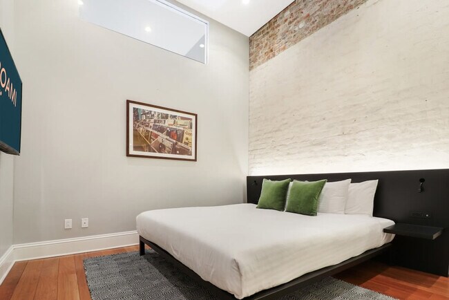 Building Photo - 822 Perdido St