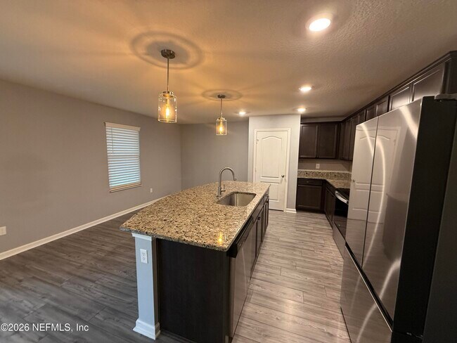 Building Photo - 8574 Newnan Lk Dr